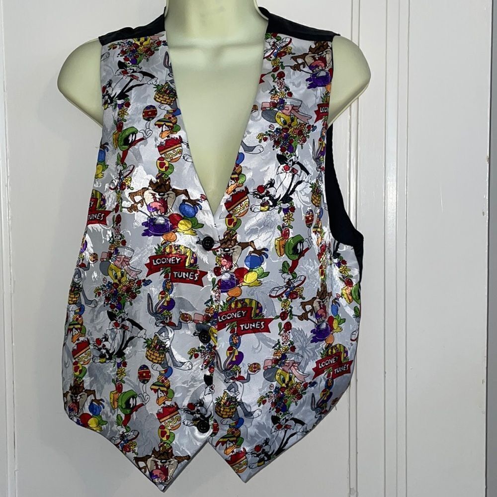 Vtg 80s/90s Looney Tunes Easter vest featuring Bugs Bunny and Sylvester/Tweety